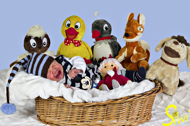 Oscar, 10 Tage jung, inmitten der Sandmann Familie.