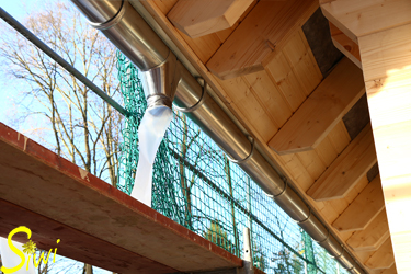 Auch die Regenrinne funktioniert schon provisorisch.